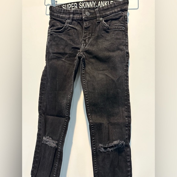 FOR BUYER H&M DIVIDED SUPER SKINNY ANKLE JEANS WITH RAW HEM - Picture 3 of 7